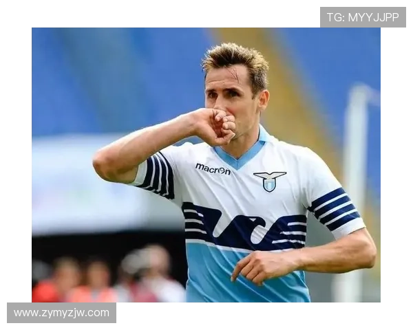 帅气世界足球明星的魅力与风采揭示了他们背后的奋斗与荣耀 帅气世界足球明星的魅力与风采揭示了他们背后的奋斗与荣耀